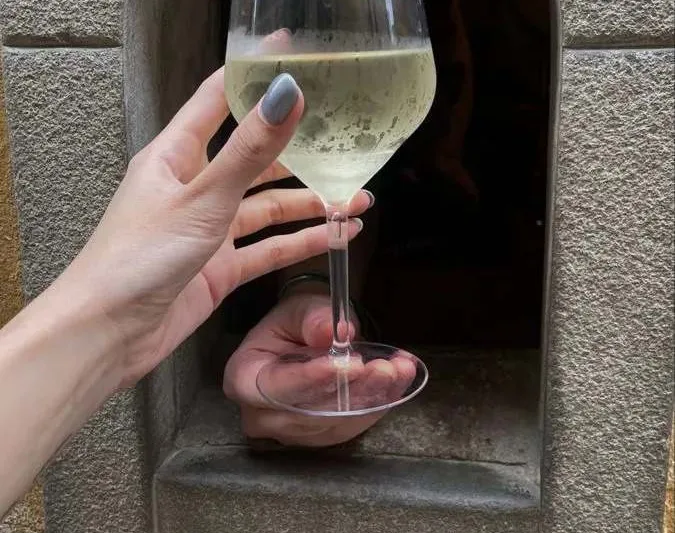 Florence’s Secret Wine Windows Are Cooler Than Any Bar Crawl